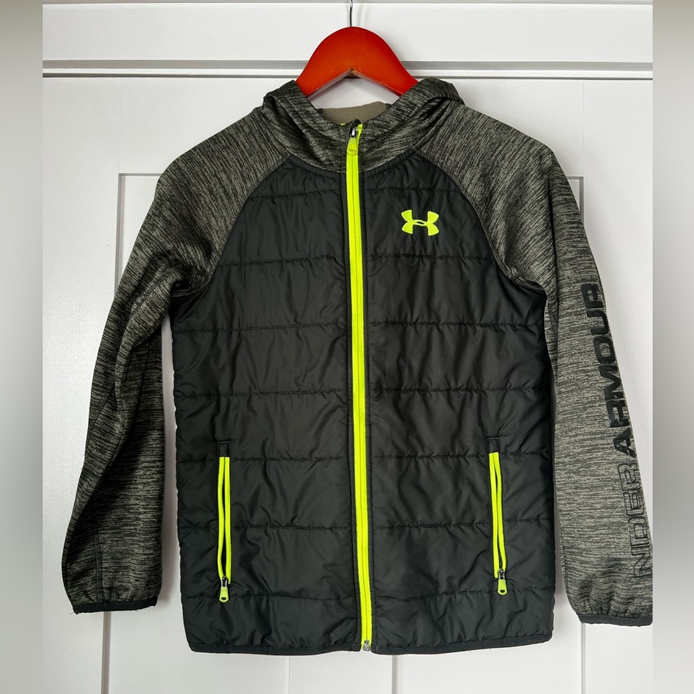 Youth under Armour lightweight jacket. Size medium. Excellent condition.
